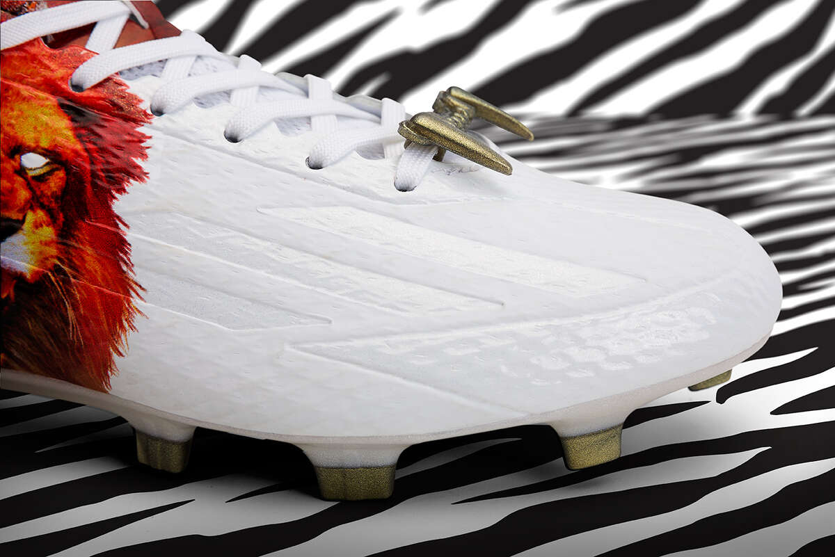 snoop dogg adidas football cleats