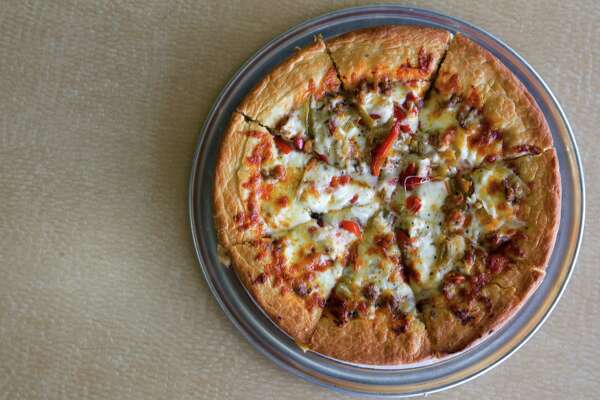 With ties to Chicago, D'Marcos Pizzeria opens in Sugar Land ...