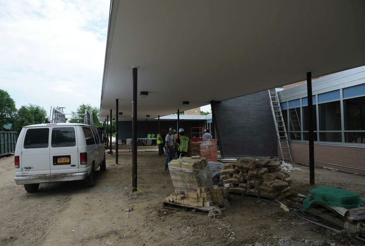 Newest Danbury school on track to open