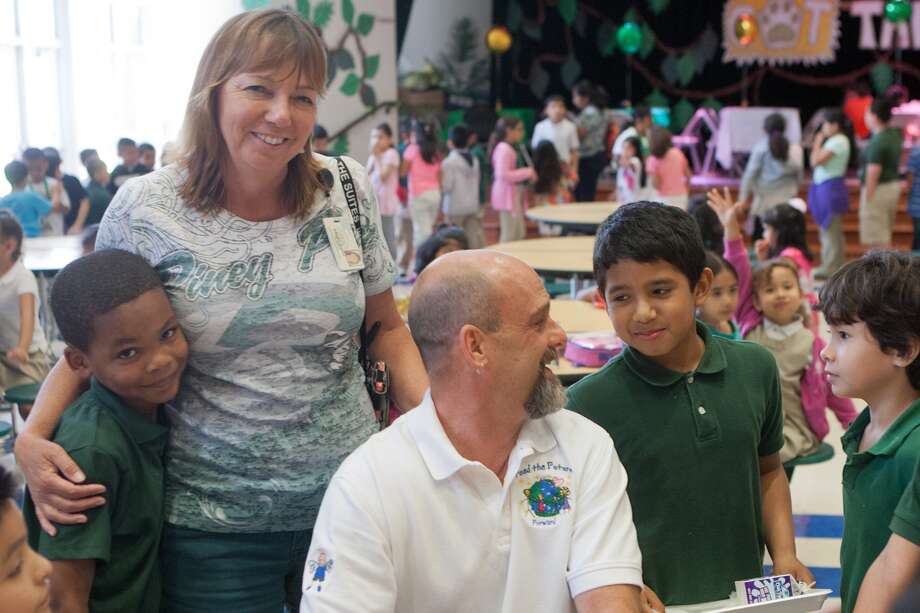Man on mission end paltry 'alternate lunches' for pupils Houston