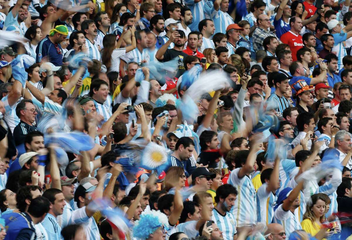 World Cup Argentina tops Nigeria 32 as both teams advance