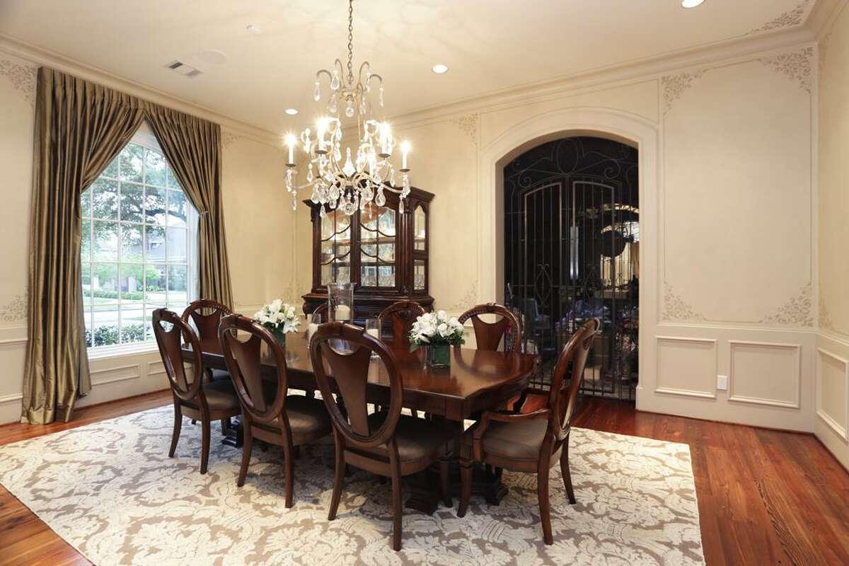 Former Houston Texans quarterback Matt Schaub has listed his beautiful Houston home for $4.29 million.