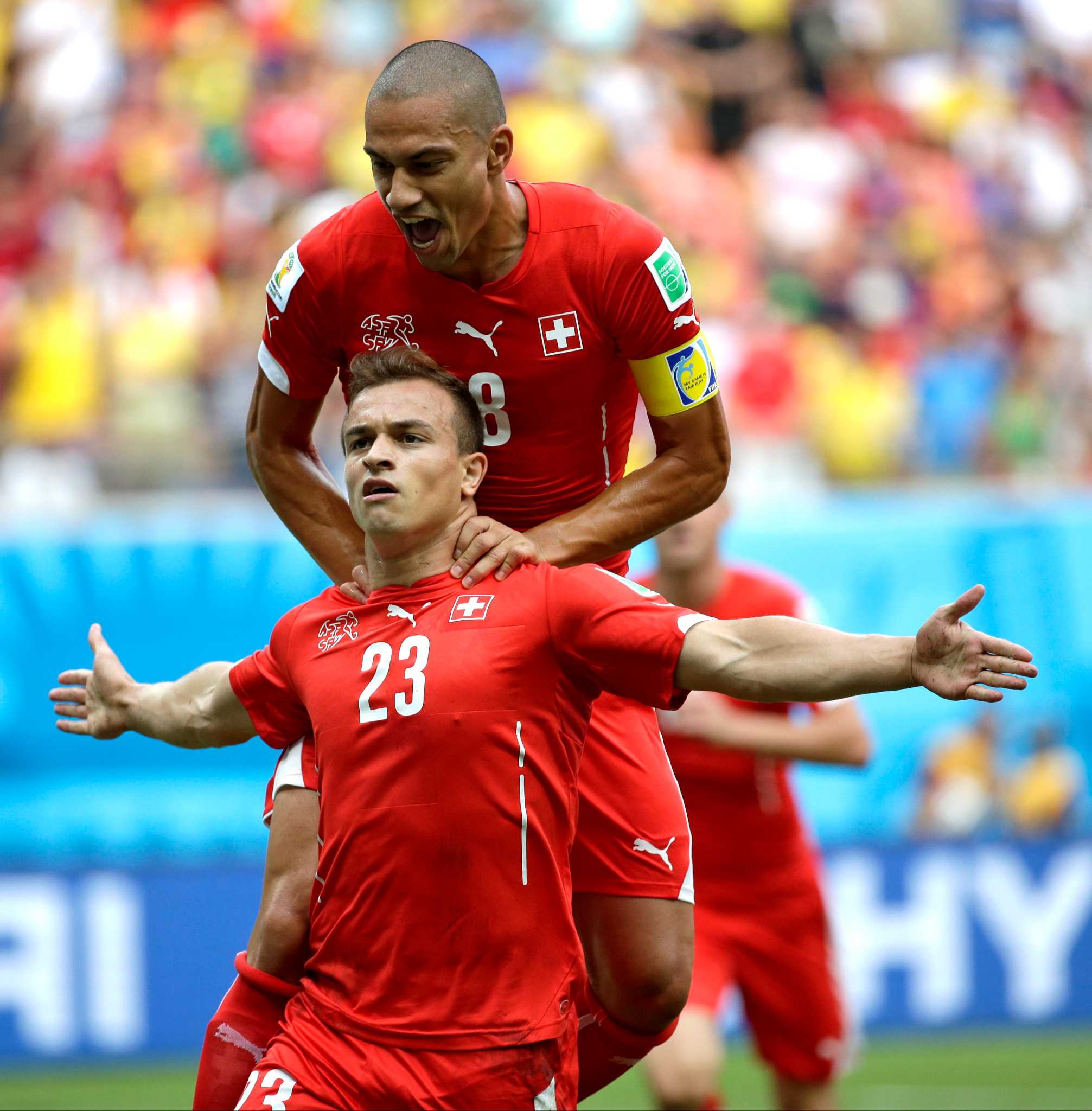 BBC Sport - Klaas Jan Huntelaar scored a penalty in stoppage time as  Netherlands recorded a dramatic victory over Mexico to reach the #WorldCup  quarter-finals. KNVB were a goal down with two