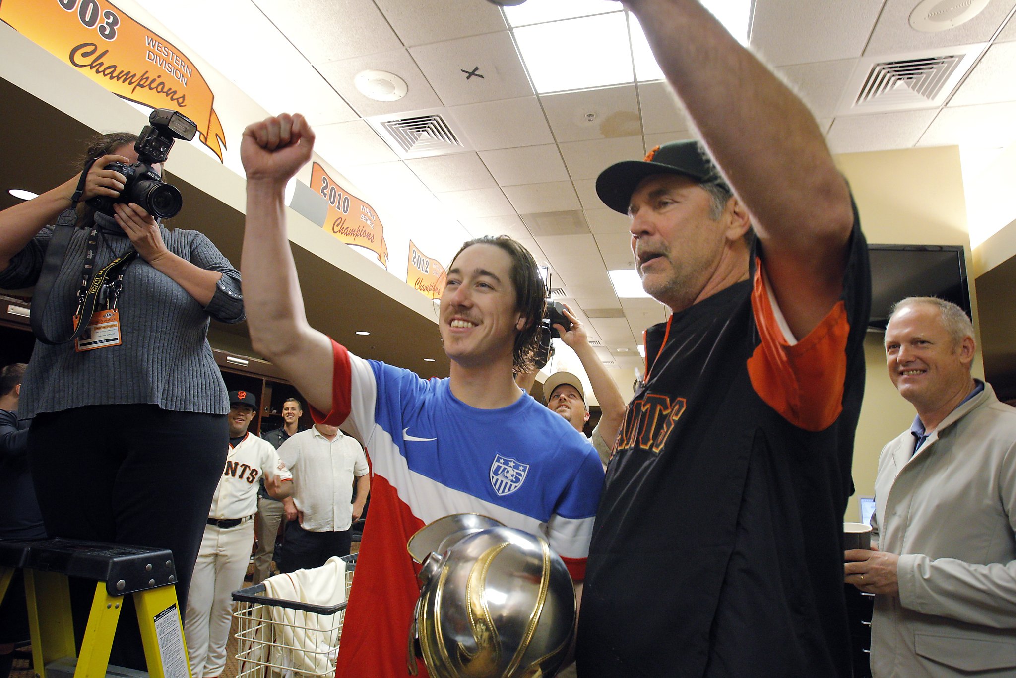 Buster Posey wins 2012 NL Most Valuable Player Award - Mangin Photography  Archive