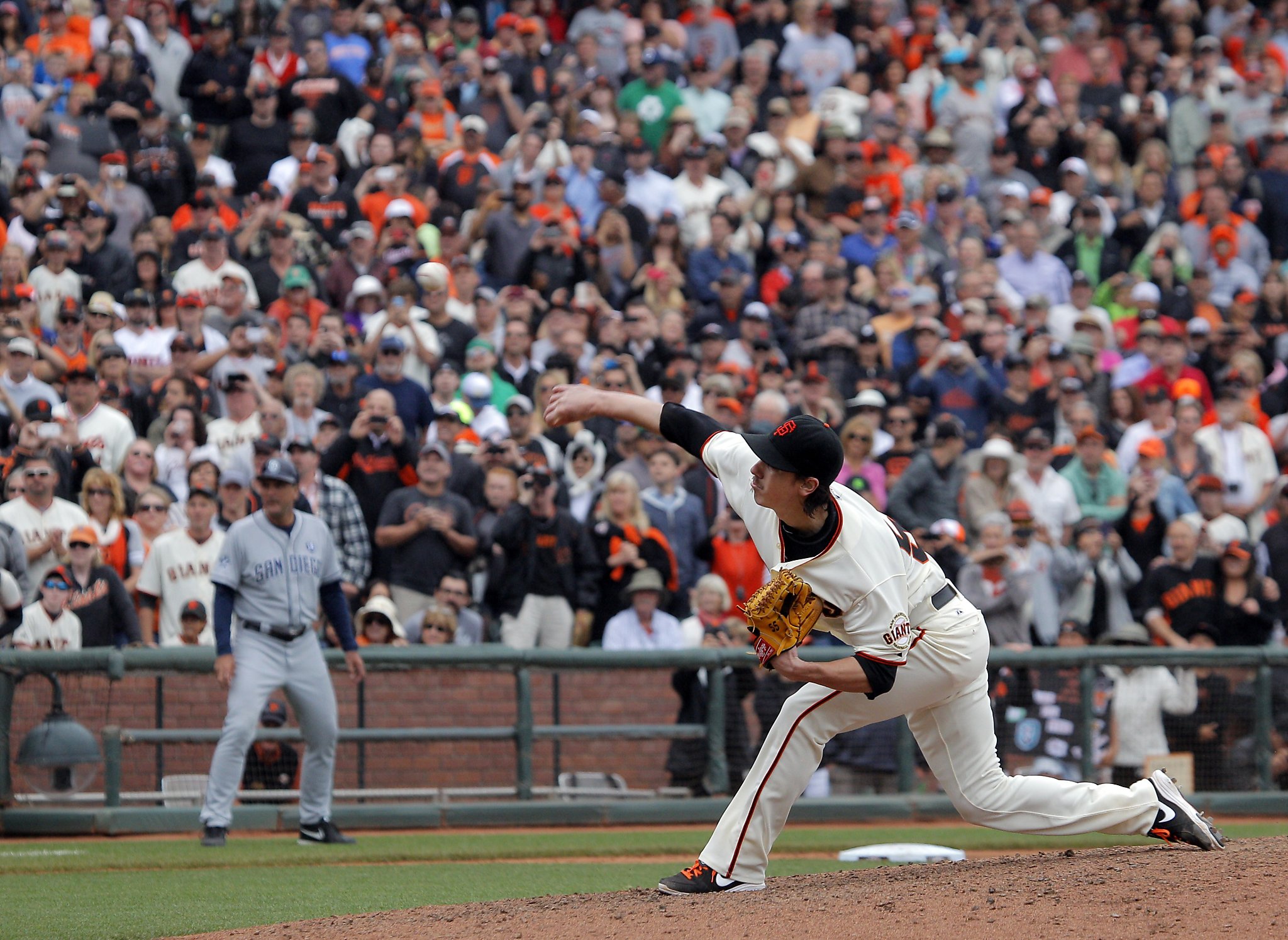 Tim Lincecum pitches 2nd career no-hitter in Giants' 4-0 win over Padres 