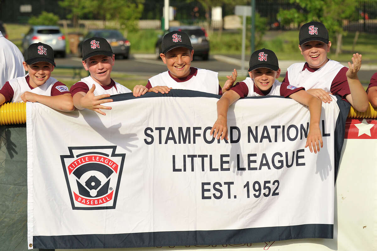 Stamford Stars softball raising money for trip to World Series