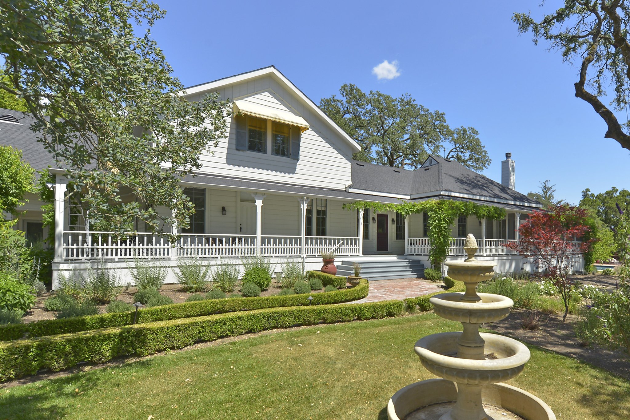 Sonoma farmhouse transformed into luxurious villa