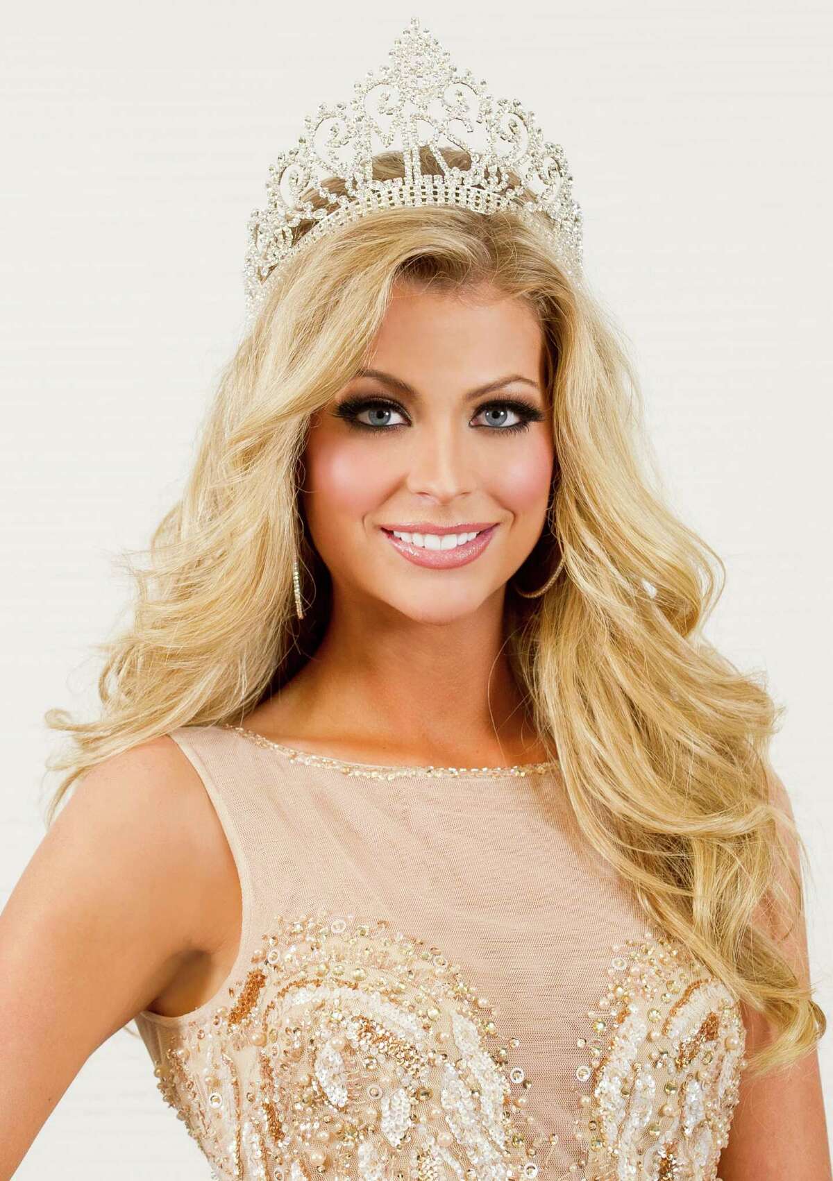 Mrs. Texas hanging her hat in Oklahoma? Mrs. Texas hanging her hat in Oklahoma?