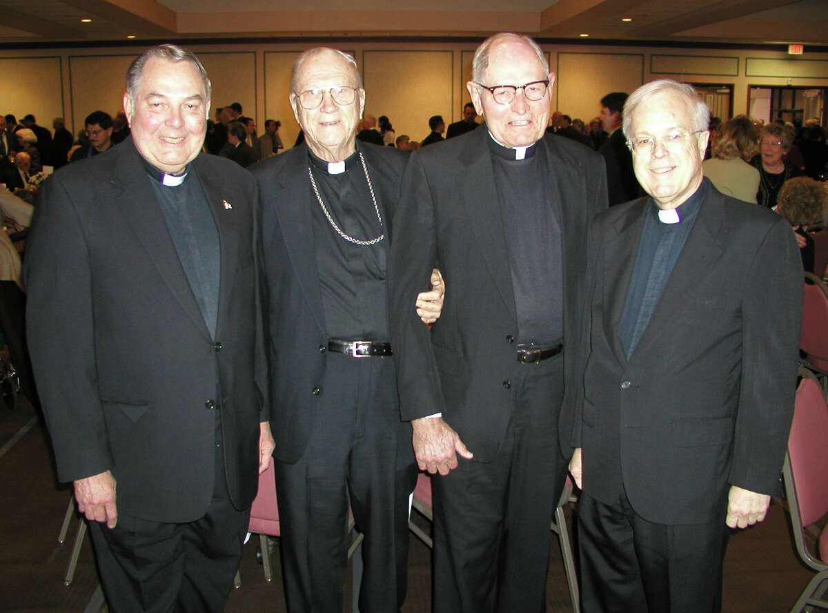 Monsignor Lawrence Stuebben, former key administrator at San Antonio ...