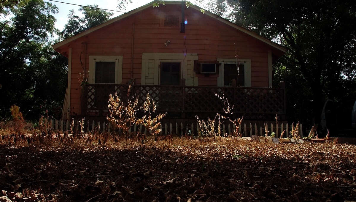 Ten years ago Chlorine gas from train crash kills 3 near San Antonio