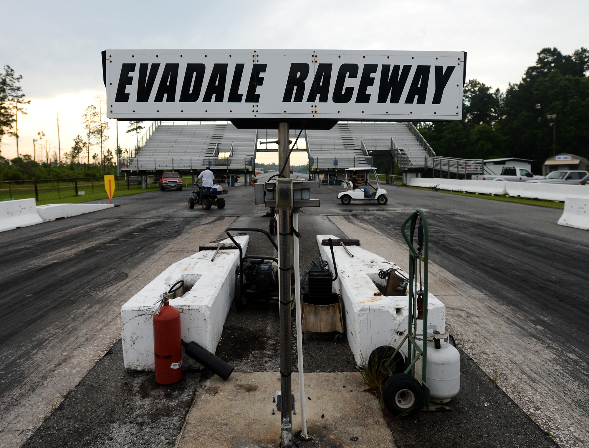 Drag racing fans streak to Evadale Raceway on weekends