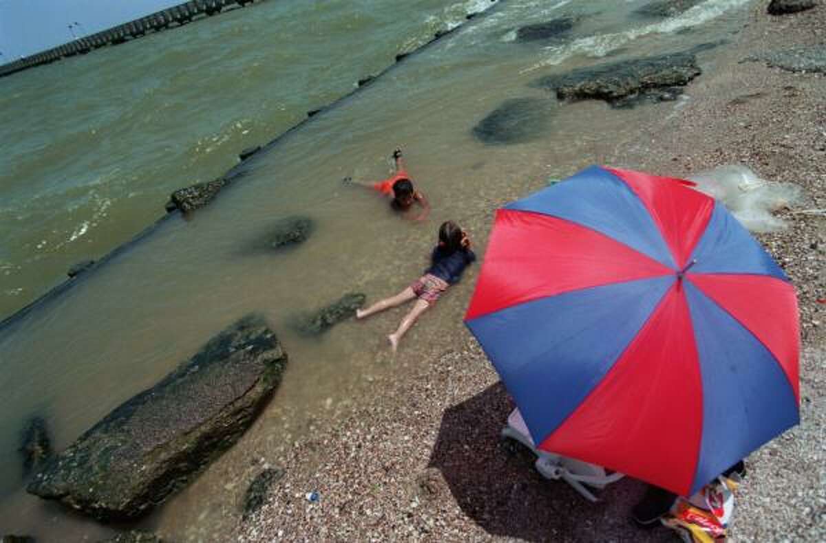 National report identifies Texas beaches with polluted water samples