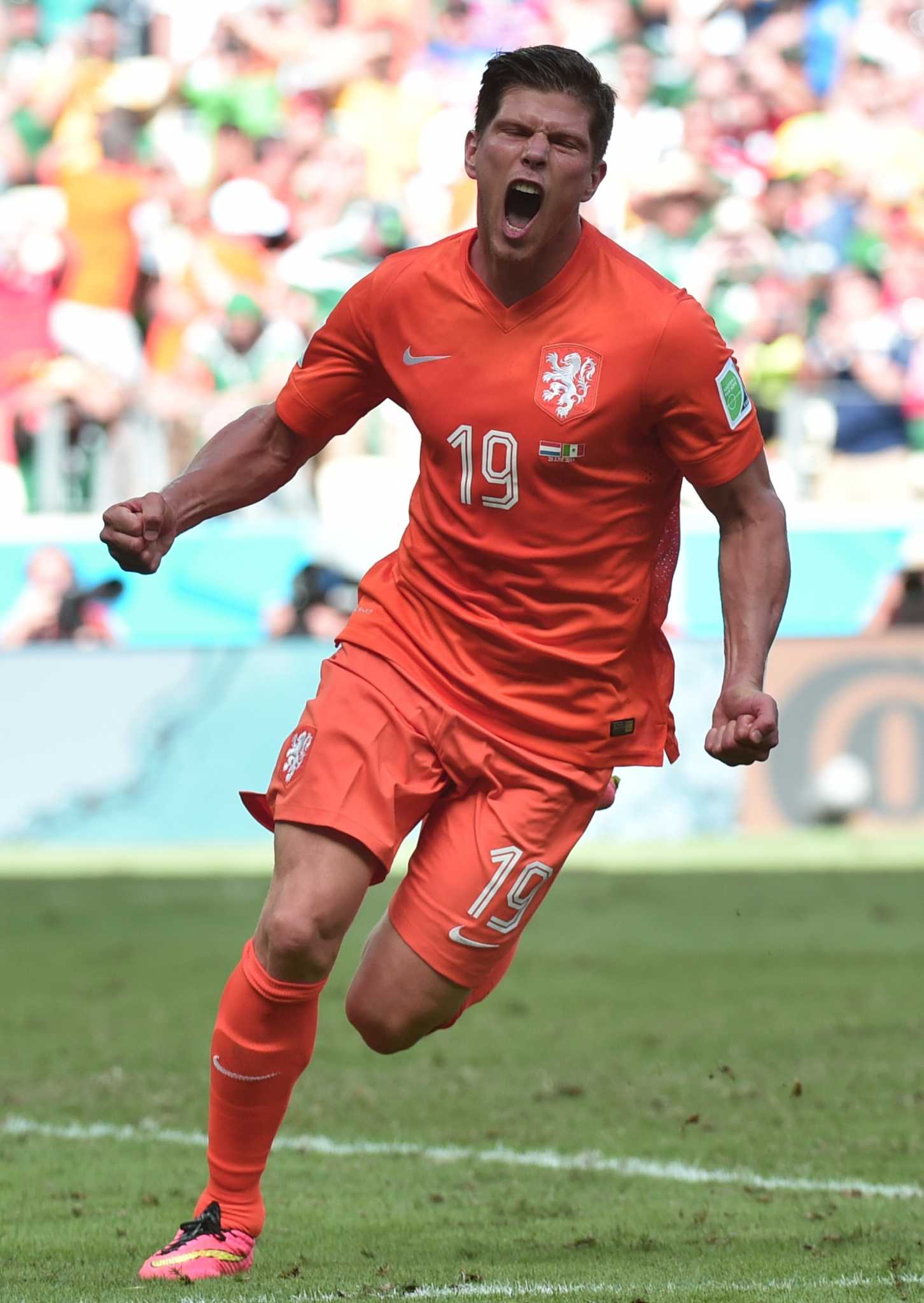 BBC Sport - Klaas Jan Huntelaar scored a penalty in stoppage time as  Netherlands recorded a dramatic victory over Mexico to reach the #WorldCup  quarter-finals. KNVB were a goal down with two