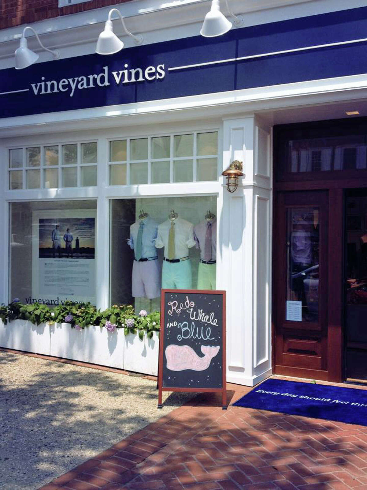 Vineyard Vines to grow and move to new Stamford location