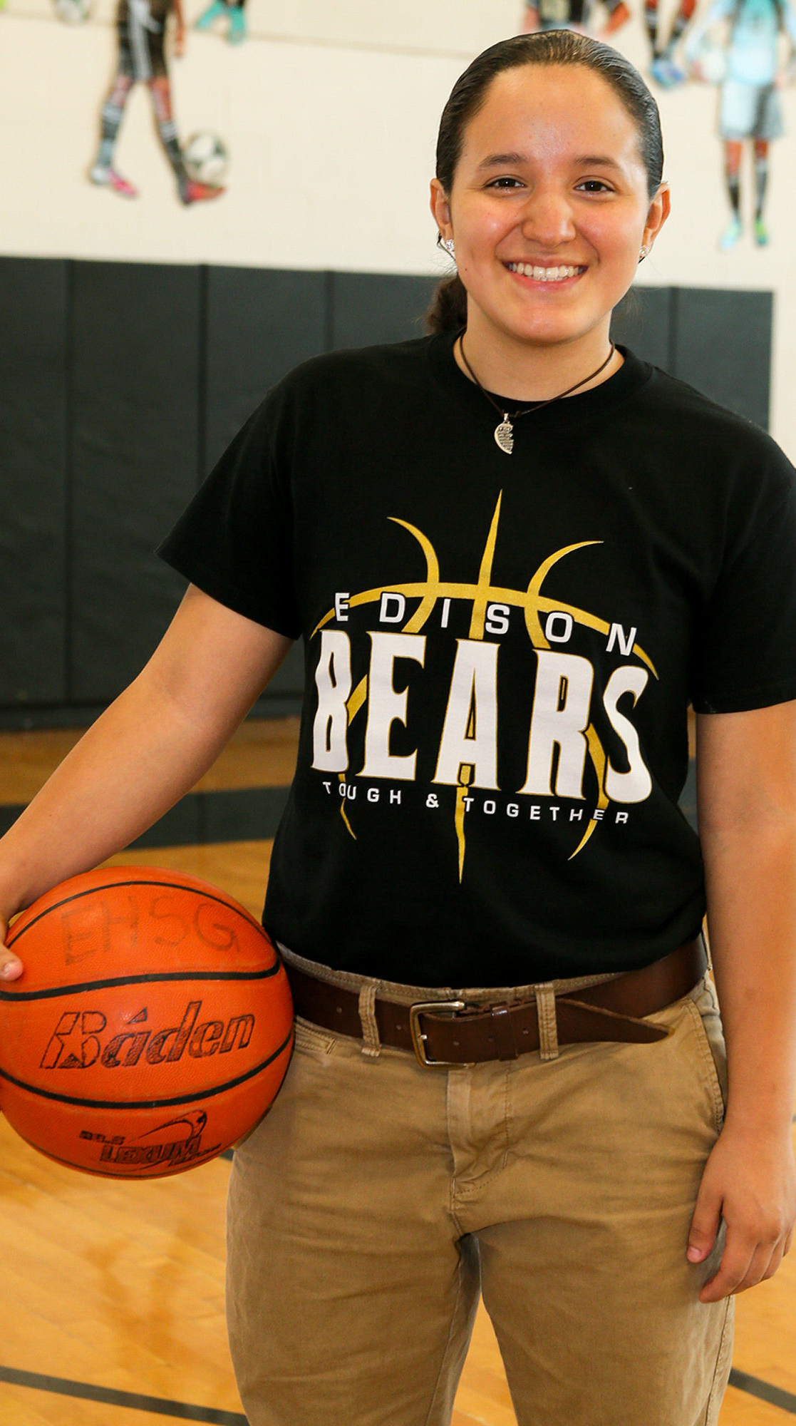 really tall basketball kplayer next ot shor t girl really tall basketball kplayer next ot shor t girl