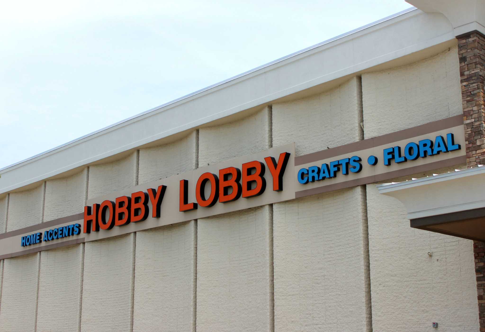 Hobby Lobby opens on Wolf Road