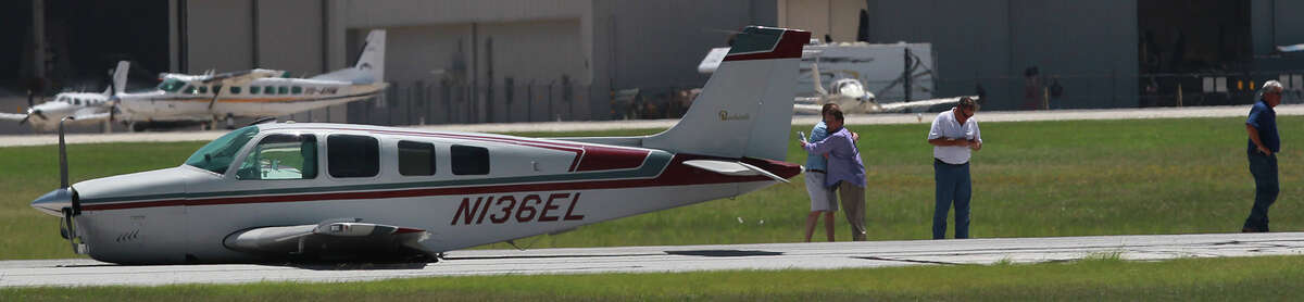 Prop plane makes crash landing at San Antonio International Airport