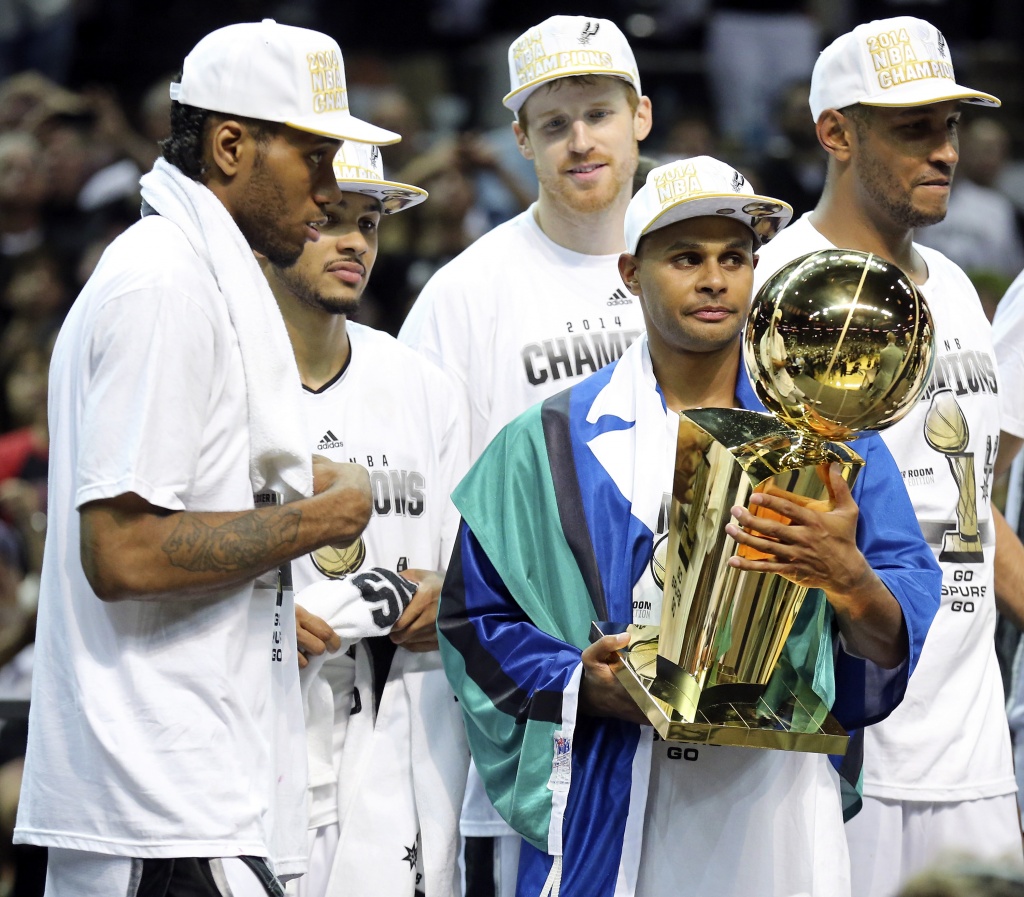 NBA Finals Larry O'Brien Trophy Animated. The Spurs have 4 of these. I've  seen them. With my eyes