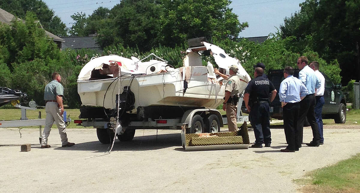Divers find body of woman who disappeared in Lake Conroe boat crash