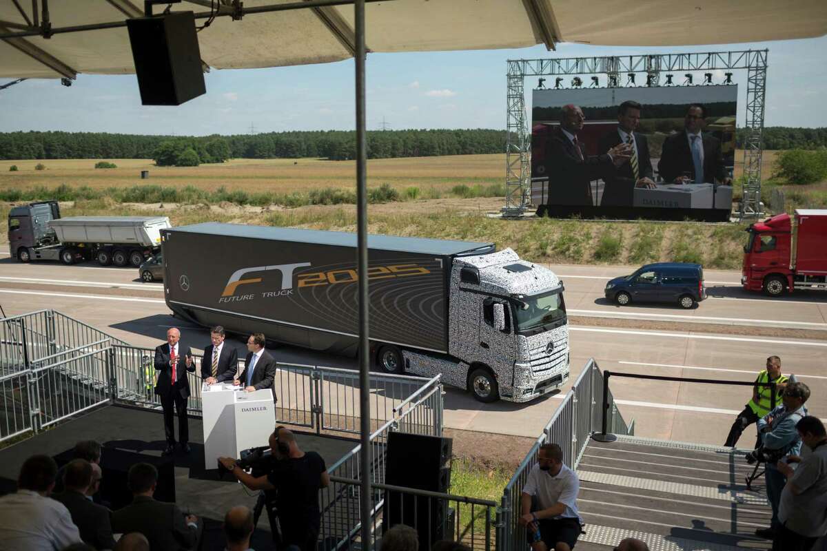 Daimler demonstrates a self-driving truck