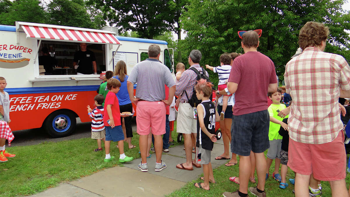 the-ultimate-guide-to-food-trucks-in-ct-this-summer