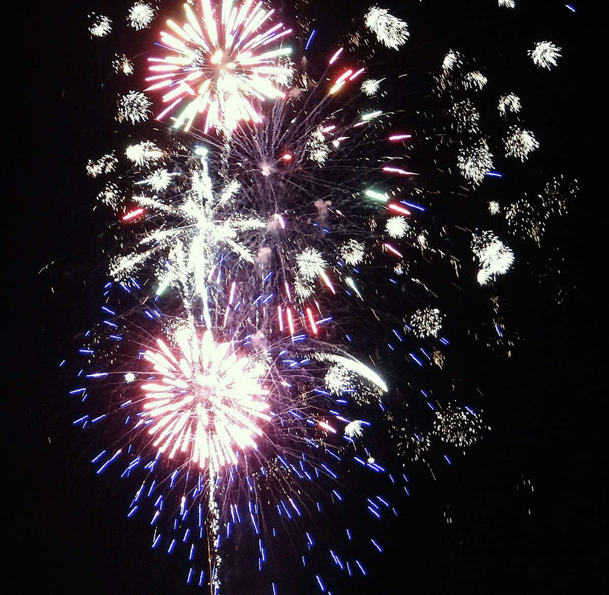 Fairfield fireworks light up the sky with dazzling display