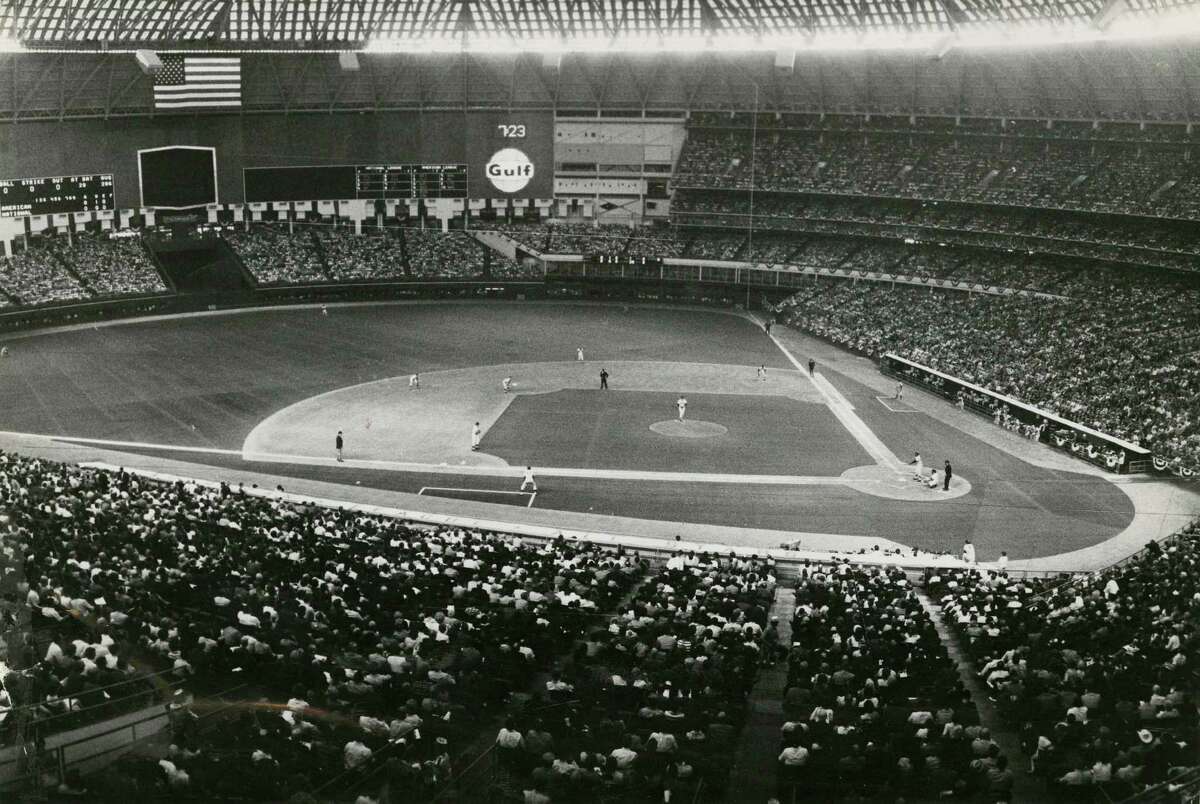 American Leaguers threaten in first three minutes of the 1968 Major League Baseball All Star game with lead-off batter Jim Fregosi of California Angels on second and Rod Carew of Twins at bat. 48,321 fans attended the game played at the Houston Astrodome, July 9, 1968. 