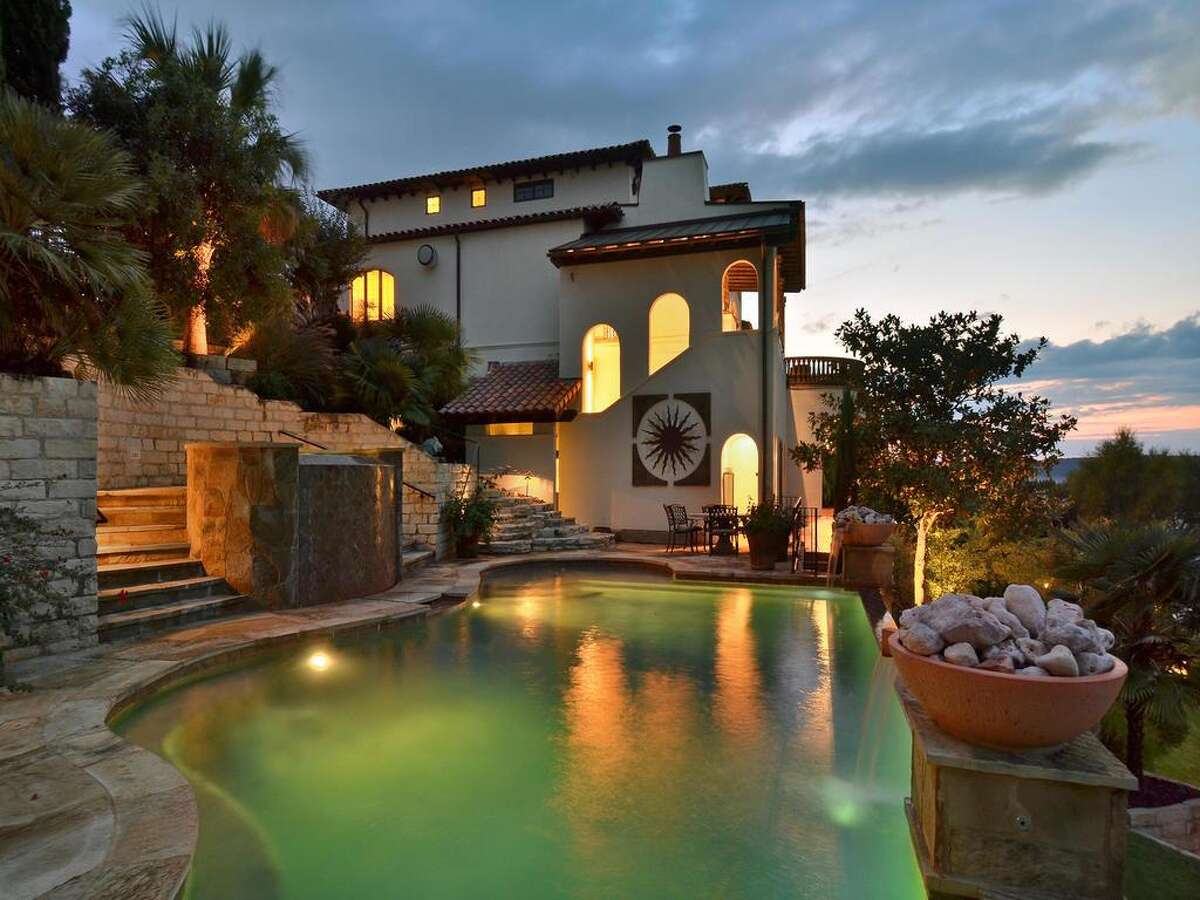 Rustic Hill Country lake home hits the market