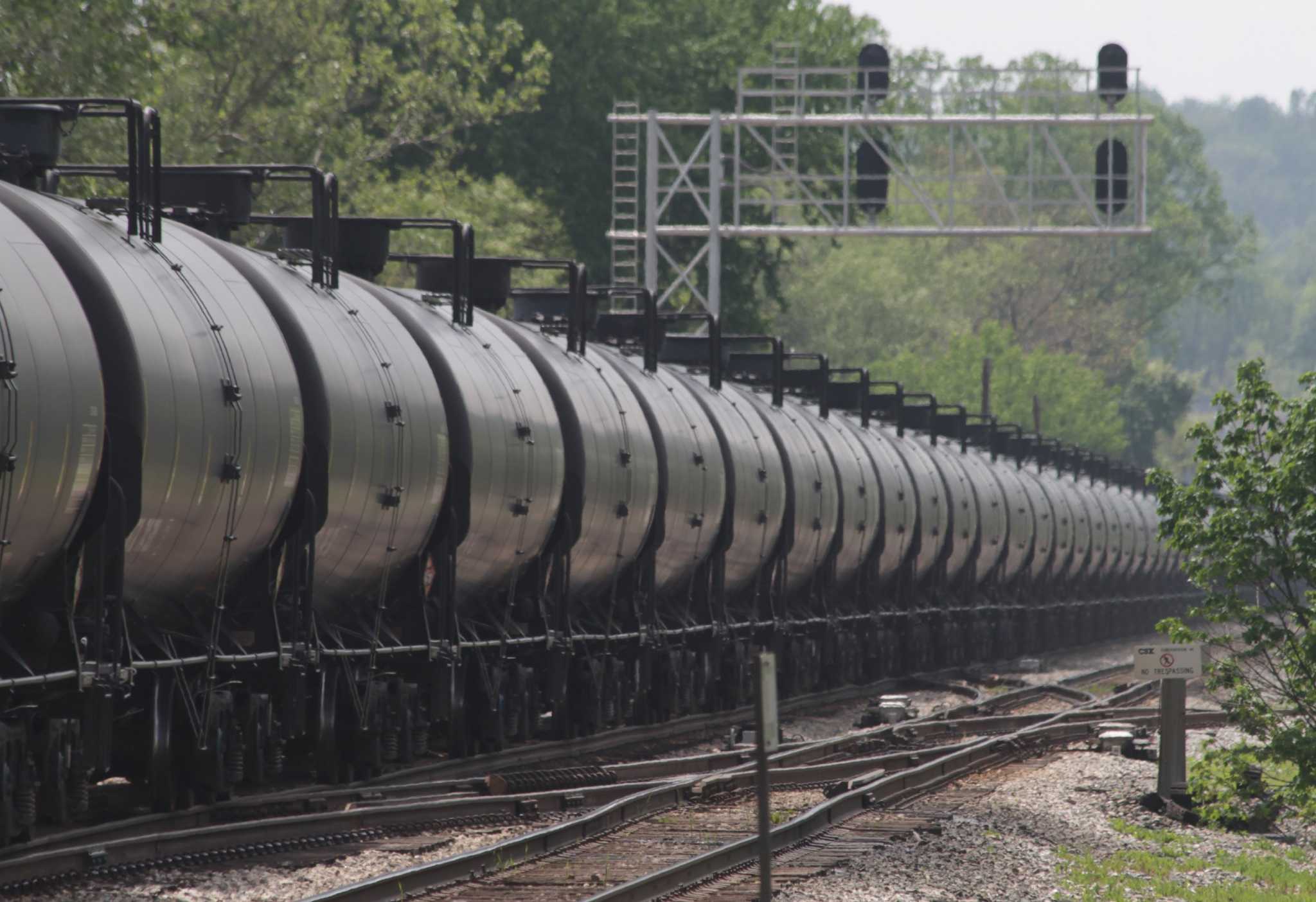 Rail terminal could bring more Canadian oil to Gulf Coast