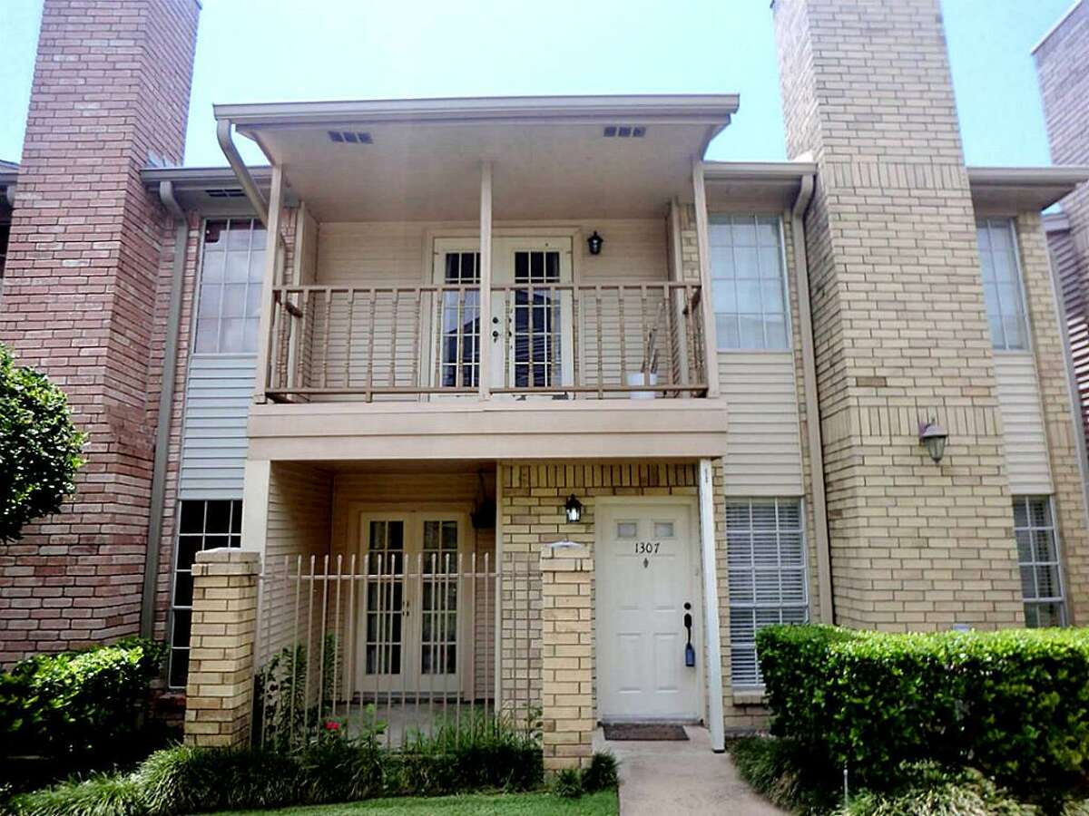 Houston area townhomes under 100K