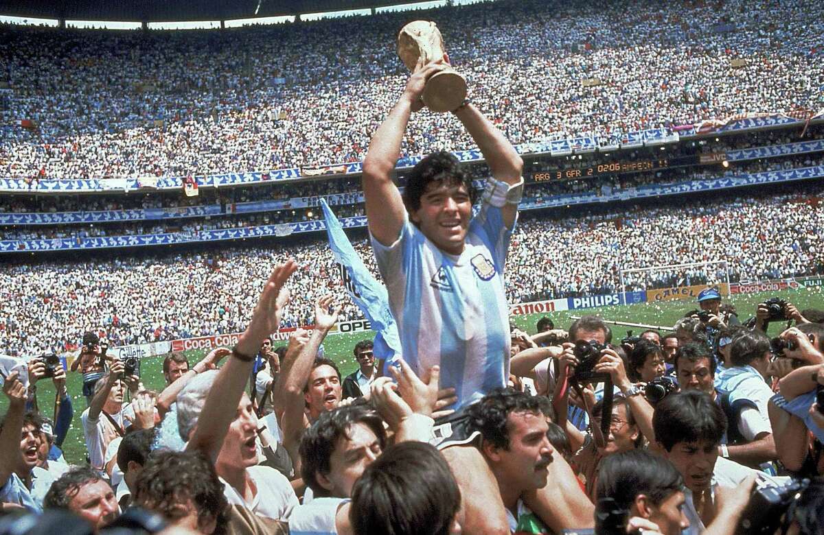 ﻿Diego Maradona﻿ holds up the World Cup trophy﻿ after Argentina beat West Germany 3-2 in their Mexico City final ﻿June 29, 1986.﻿