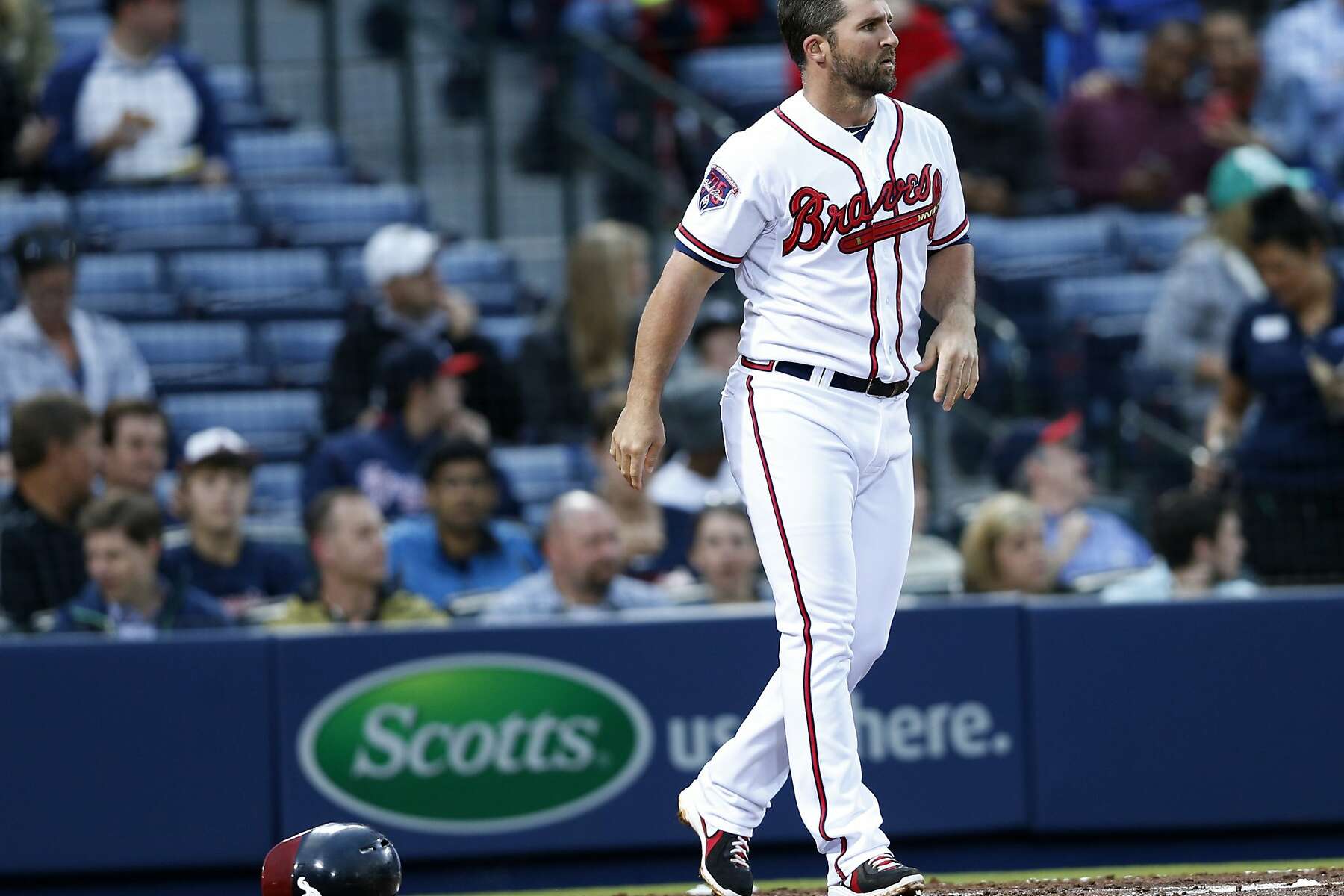 Braves suspend Dan Uggla for 1 game; 'internal matter,' manager says