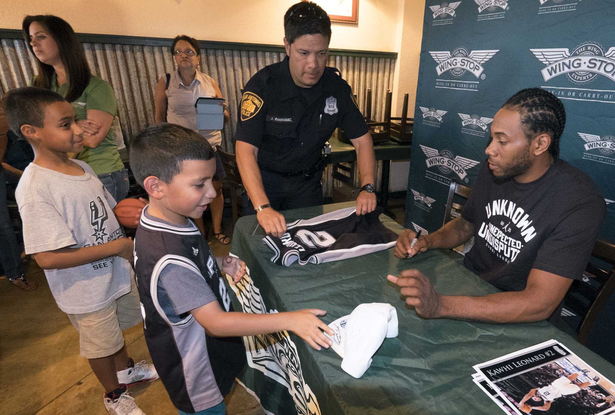 kawhi leonard wingstop