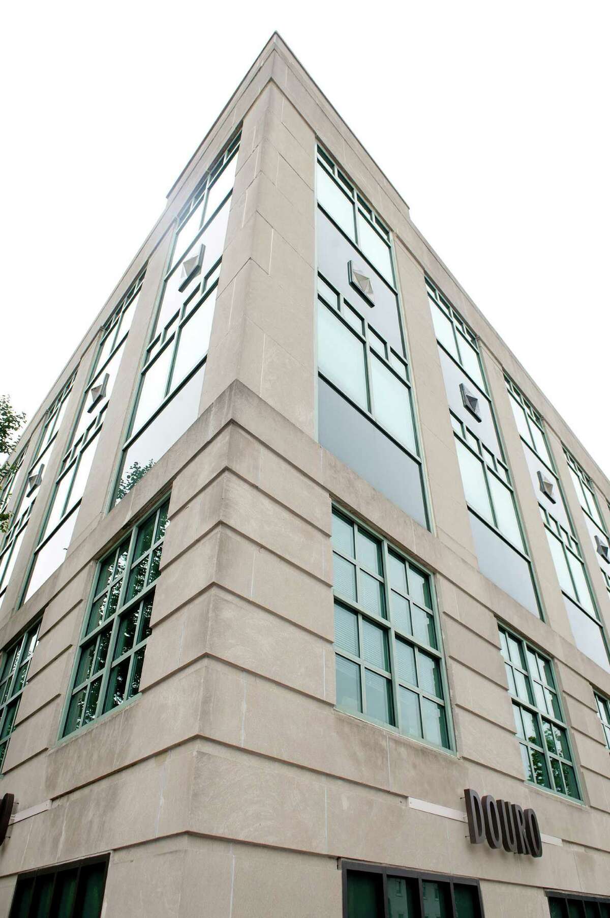 Office market stumbling, but players see signs of hope