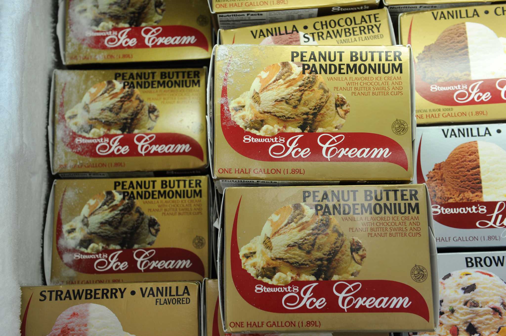 Neapolitan ice cream–flavored M&M's taste test
