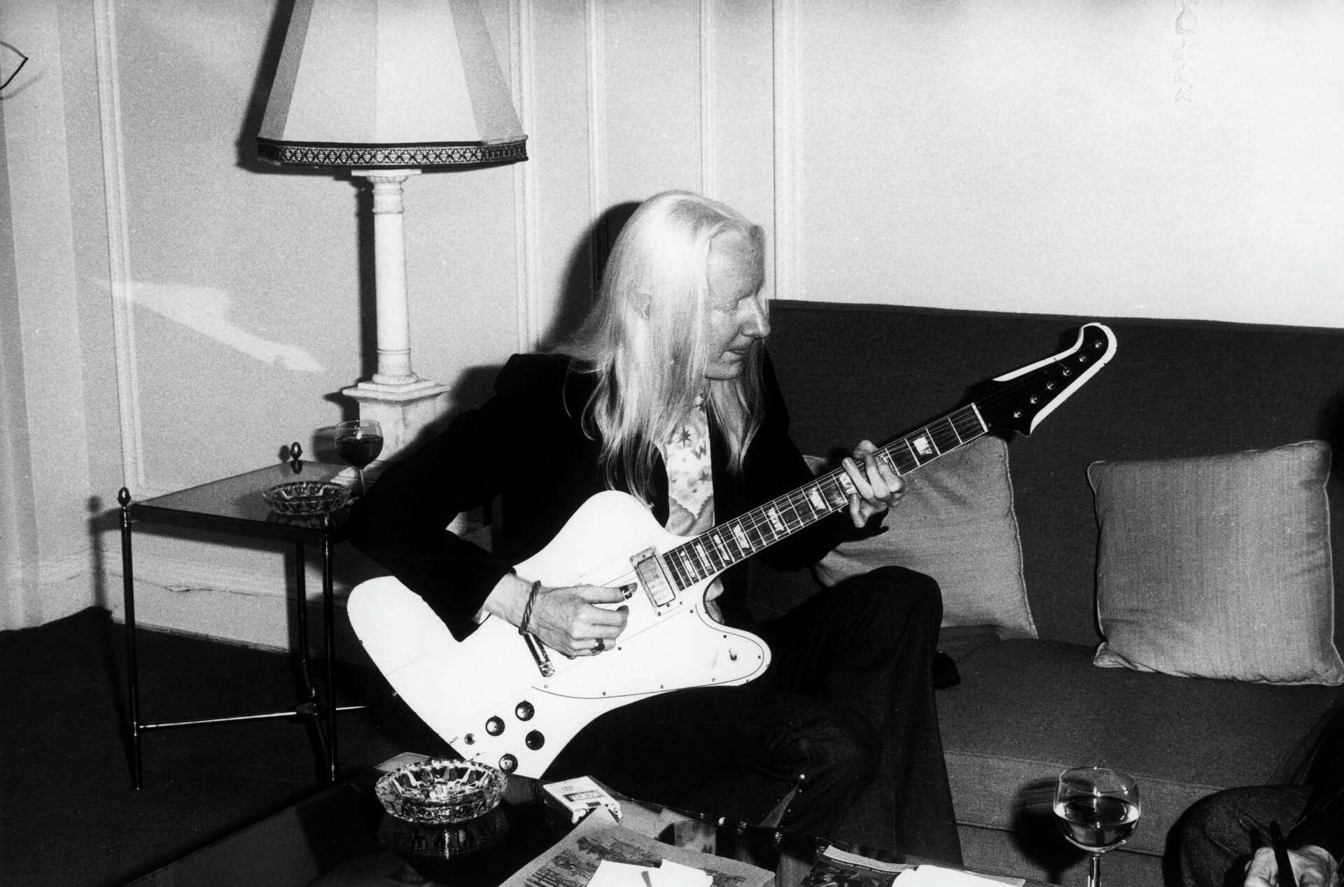 Blues legend Johnny Winter dies at 70 in Zurich