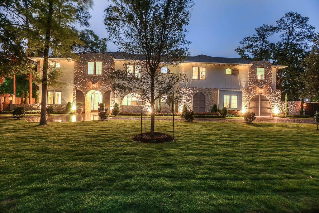 Texas Mansion with Three-Story Closet Lists for $7 Million – Robb