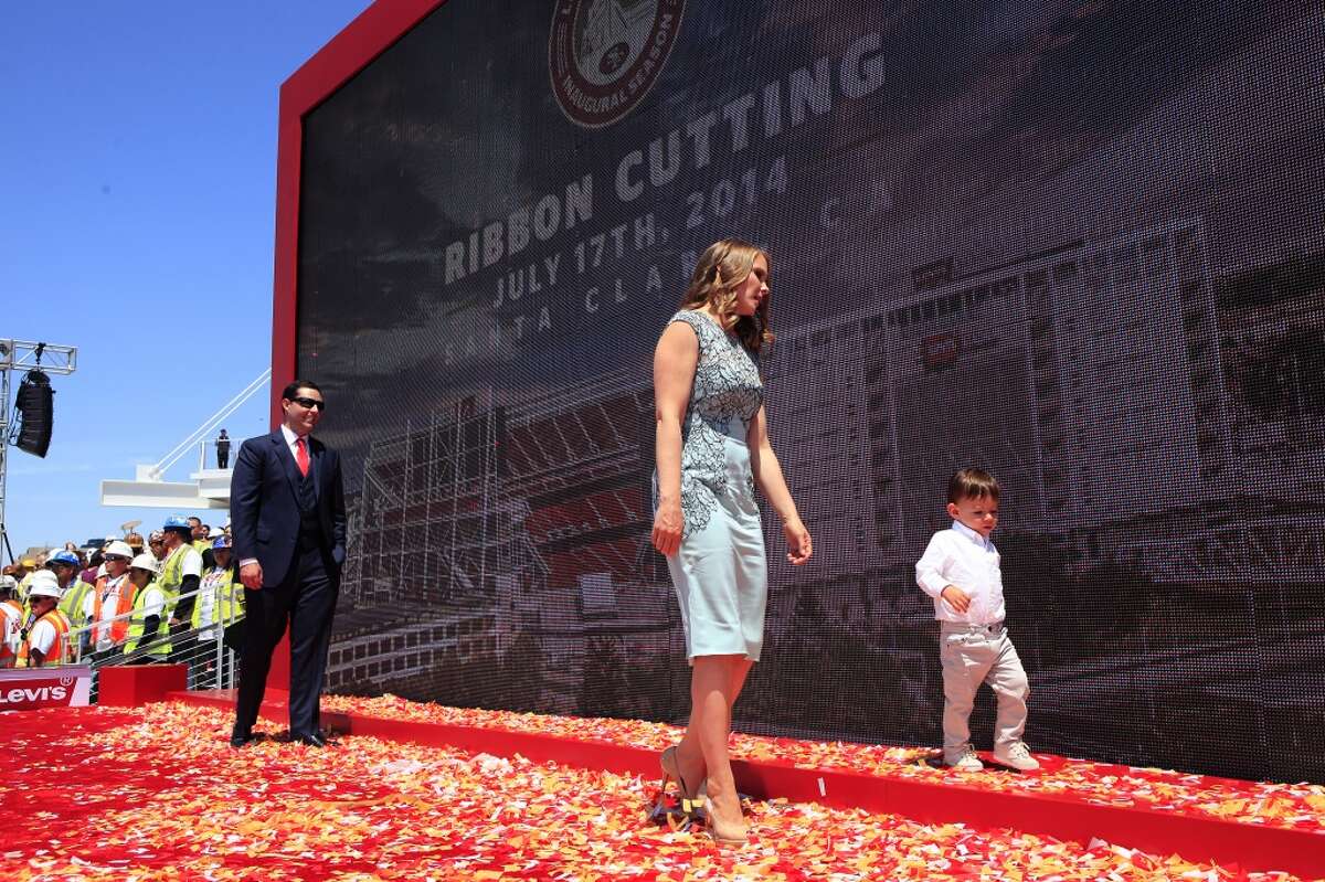 Stadium wows on 1st impression, but fans will define it