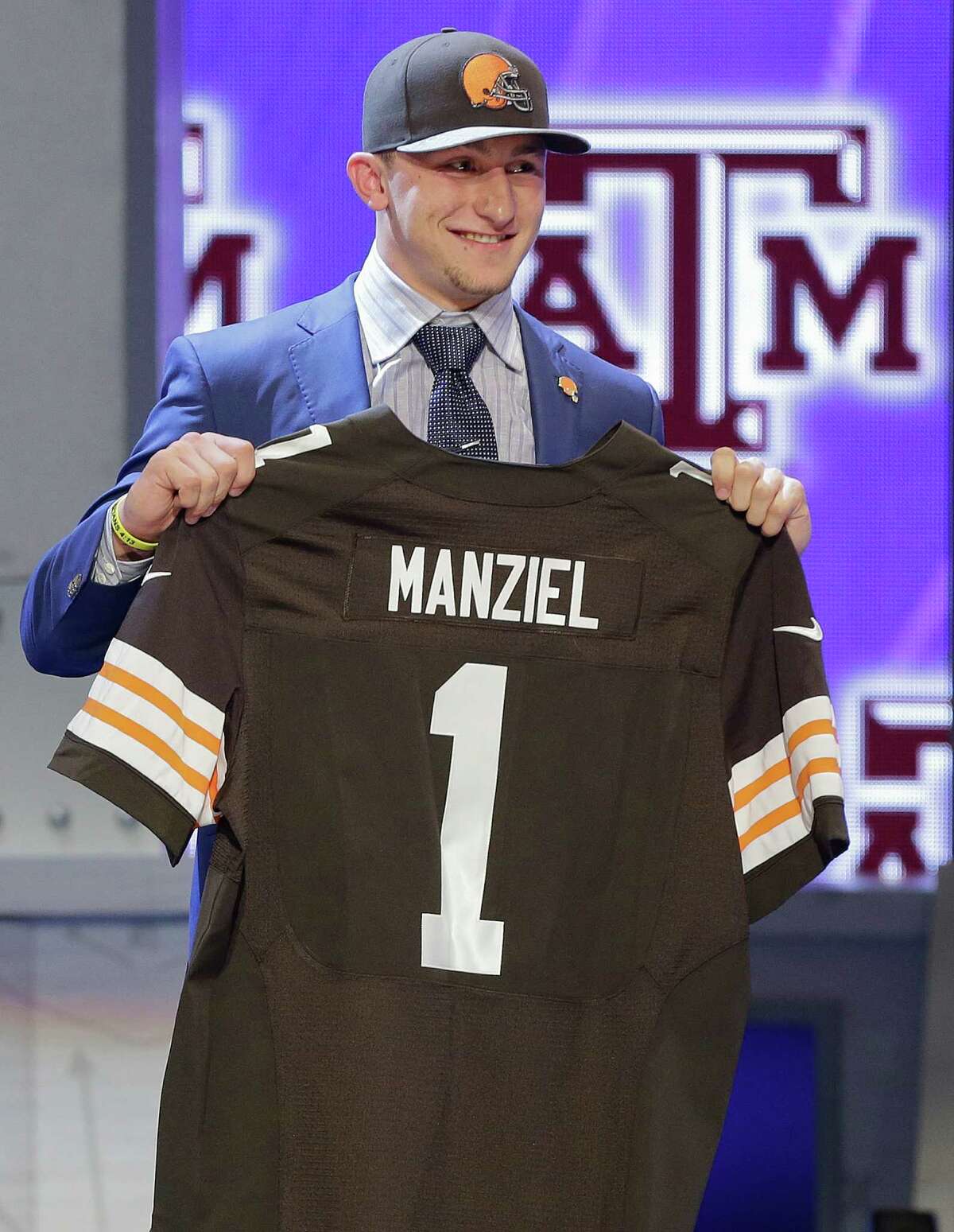 Manziel leads NFL in first-quarter jersey sales