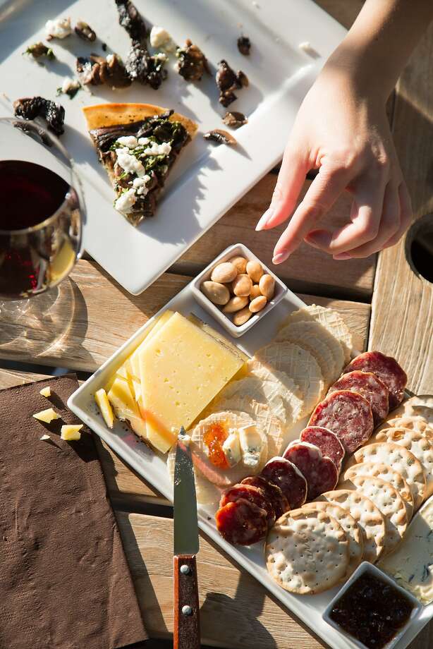 Paso Robles Outstanding Food Scene For A Small Town Sfgate Patrons Enjoy Live Music On The Weekends While Sipping Wine And Snacking Outdoor Patio