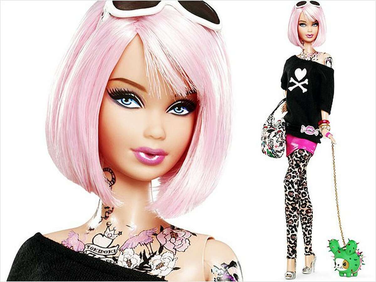 Кукла Барби с татуировками