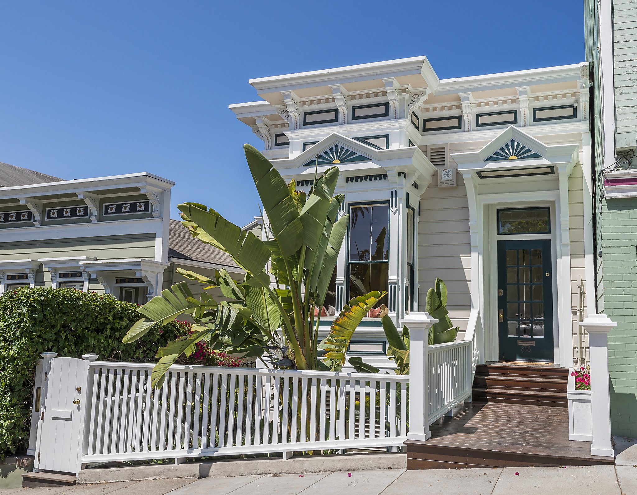Price Point Property Price Point: $2.595 million