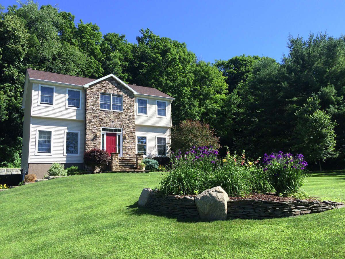 House of the Week Colonial in Mayfield