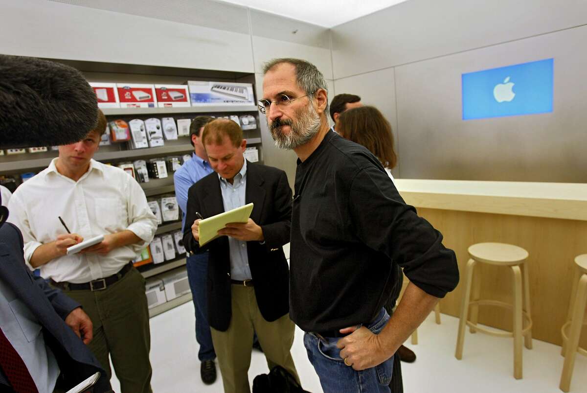 How Apple Store changed retail landscape