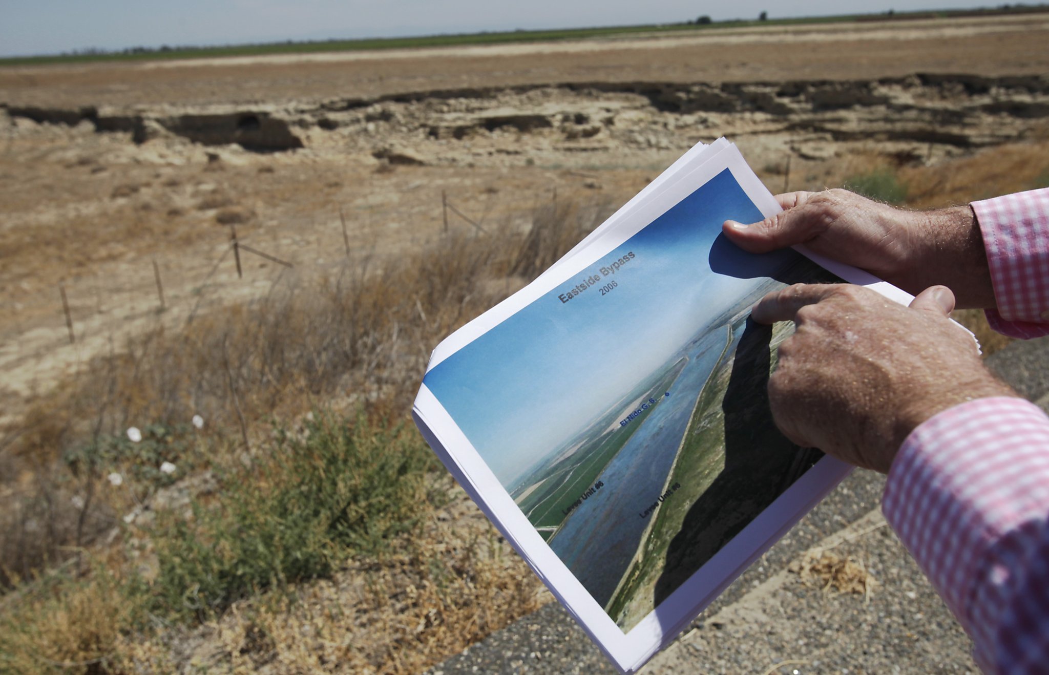 California drought: As land sinks, farmers' brainstorm on water