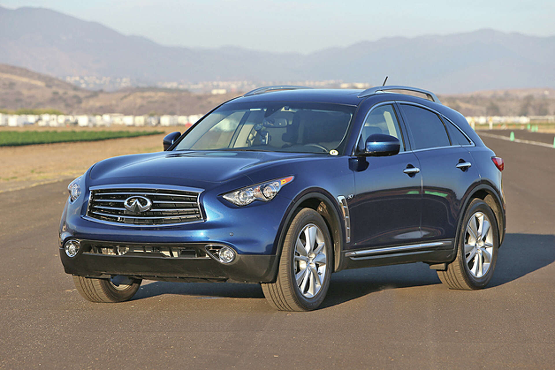 Style vs. Substance: 2014 Infiniti QX70 5.0 AWD