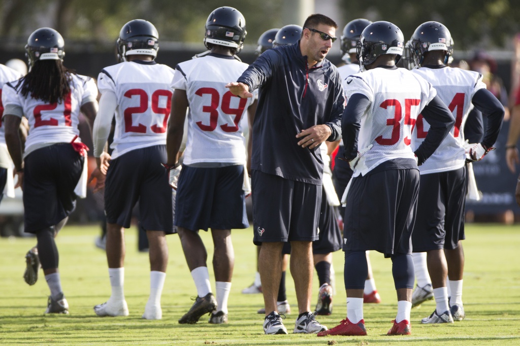 Mike Vrabel says his three Patriots Super Bowl rings were stolen