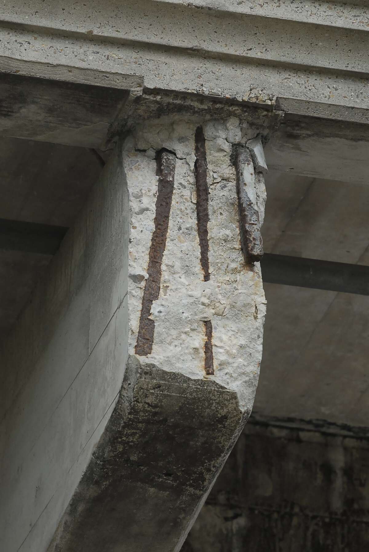The Yale Street Bridge (built in 1931) at Interstate 10 over White Oak bayou and deteriorating concrete support structures exposing metal rebar photographed Sunday 3/18/12. Photo by Tony Bullard.
