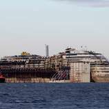 Eerie Photos Show Abandoned Costa Concordia Cruise Ship Years After ...