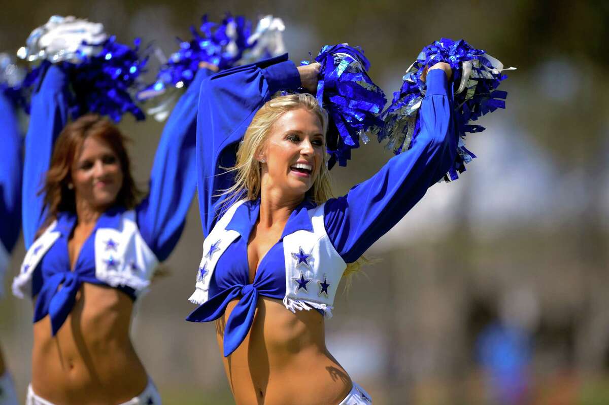 nfl dallas cowboys cheerleaders